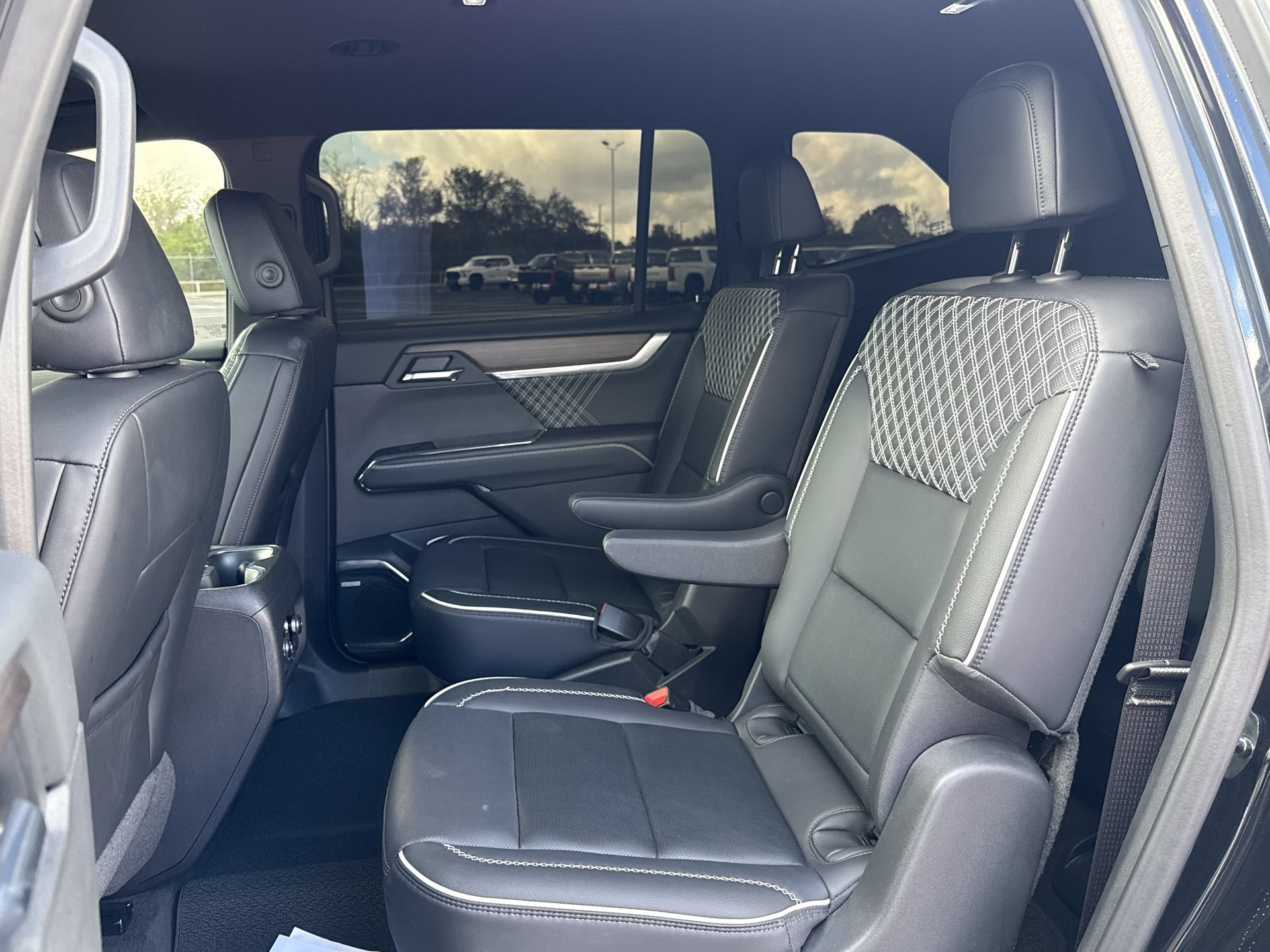 Used 2025 GMC Acadia Denali w/ Super Cruise Package FWD image 24