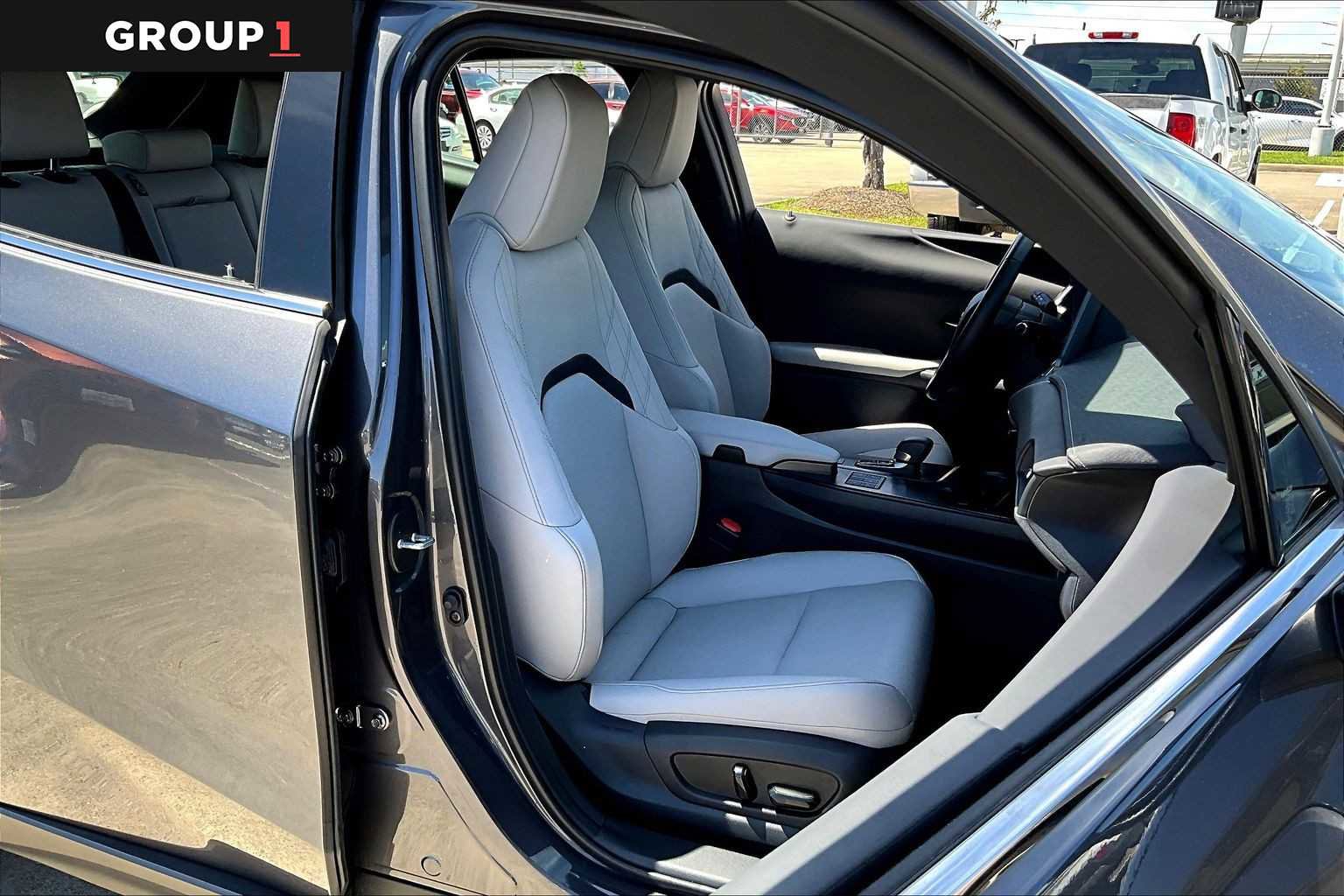 Certified 2025 Lexus UX 300h FWD w/ Accessory Package (Z1) image 8