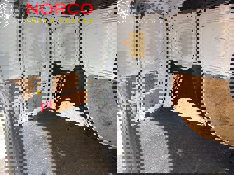 Used 2015 Ford Transit Connect XL image 2