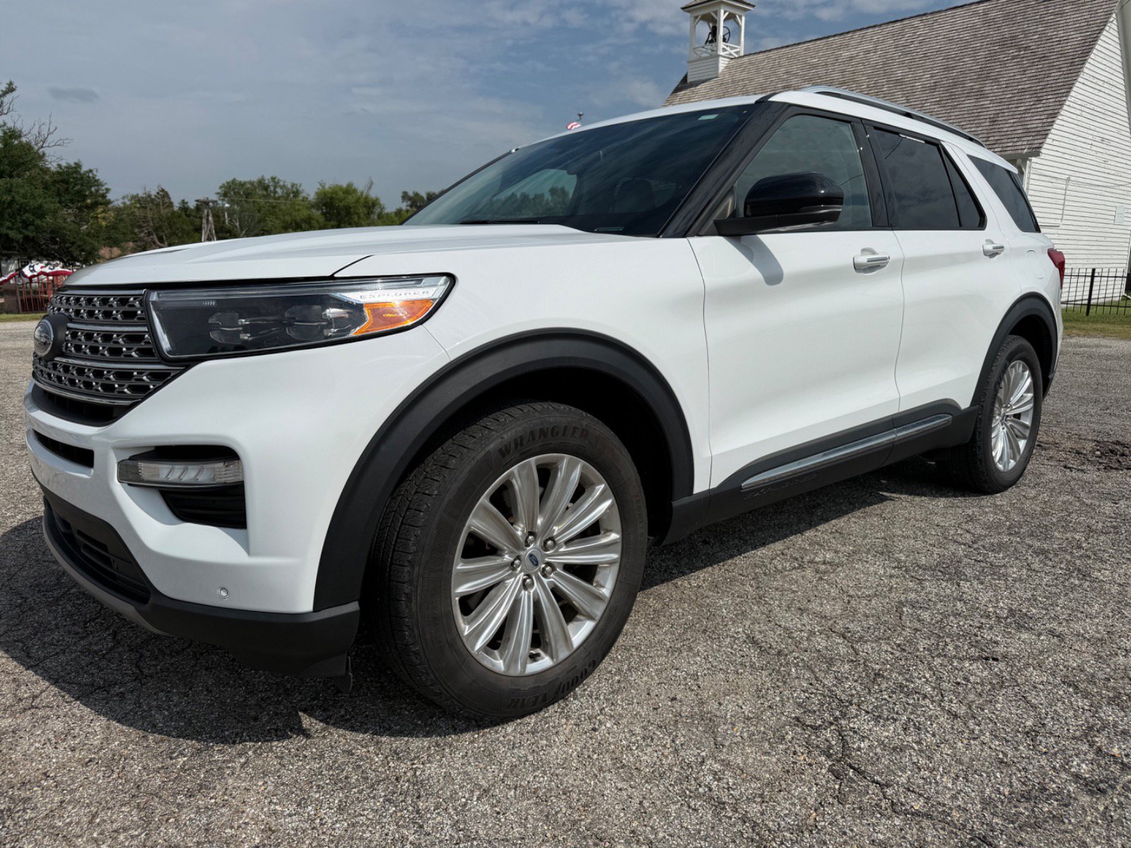 Certified 2021 Ford Explorer Limited w/ Hybrid Equipment Group 310A AWD/4WD image 10
