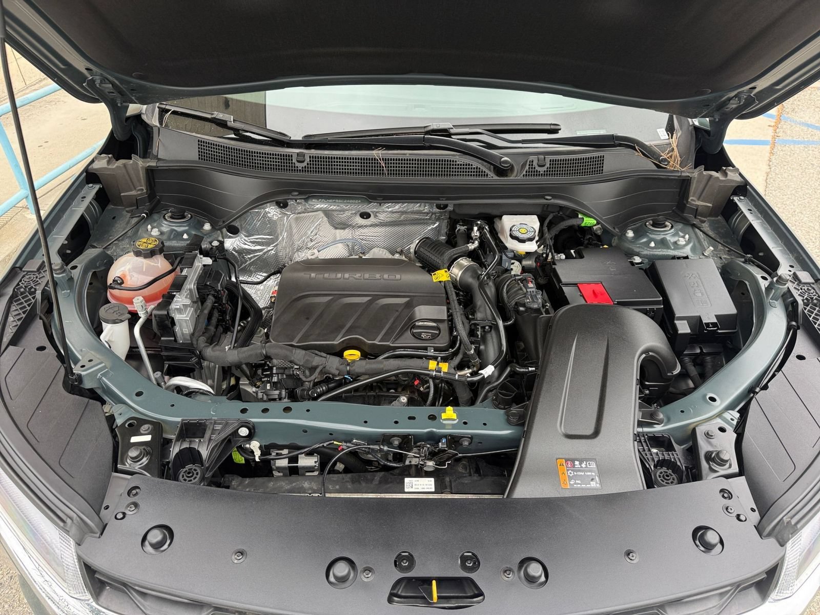 Used 2025 Chevrolet Trax LT w/ LT Convenience Package FWD image 29