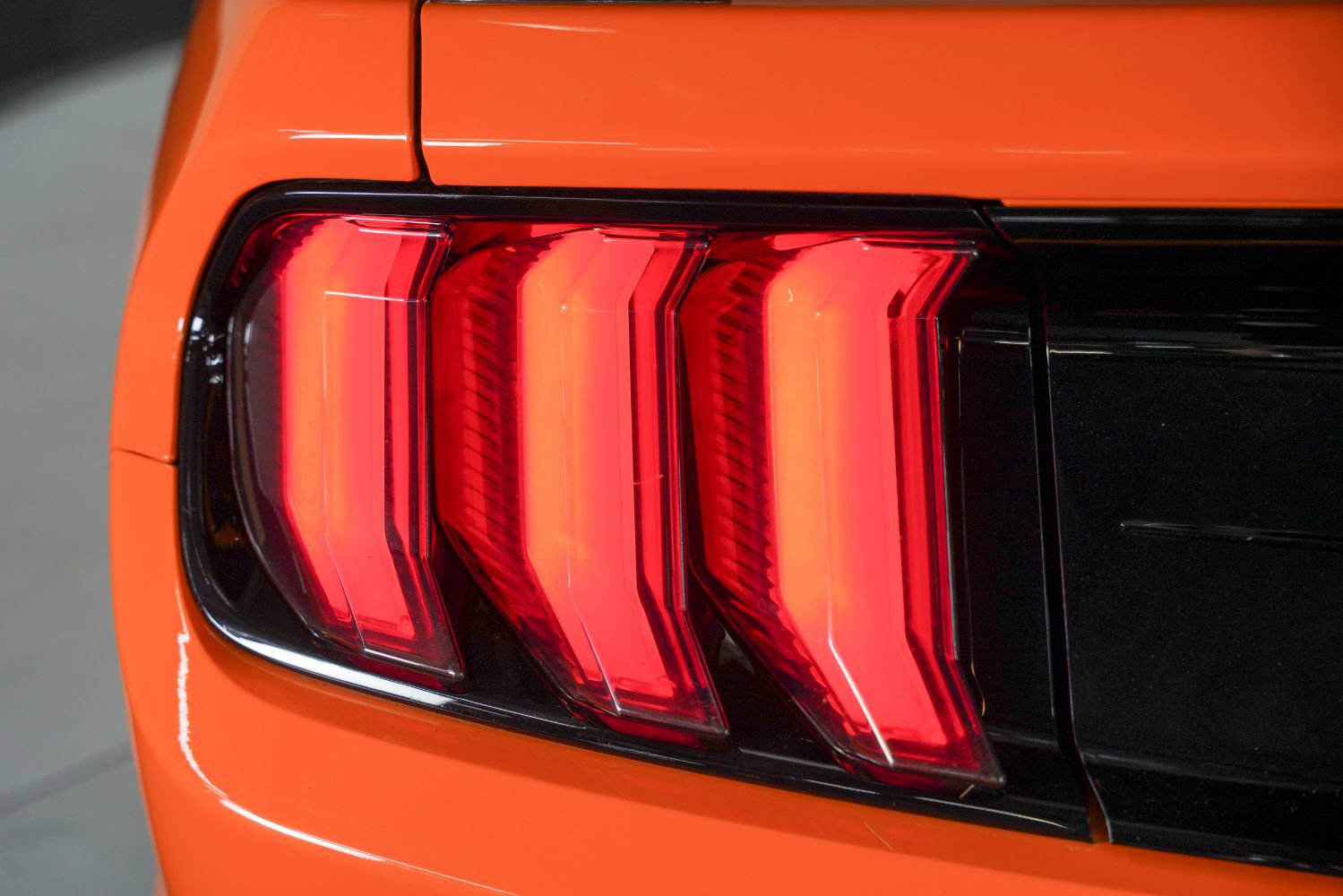 Used 2020 Ford Mustang Shelby GT500 w/ Carbon Fiber Track Pack image 25