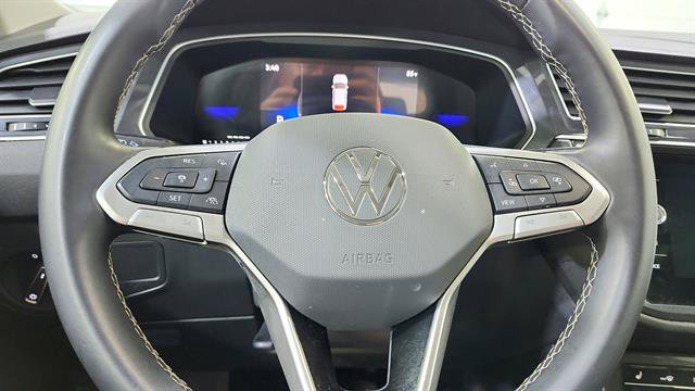 Used 2024 Volkswagen Tiguan SE FWD image 14
