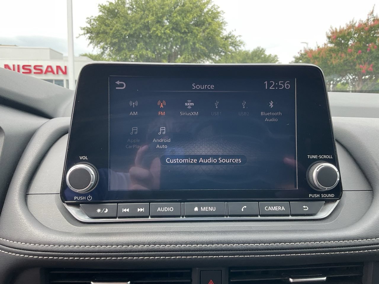 Used 2025 Nissan Rogue SV FWD image 24
