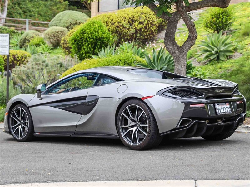 Used 2016 McLaren 570S Coupe RWD image 4