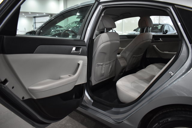 Used 2017 Hyundai Sonata SE image 28