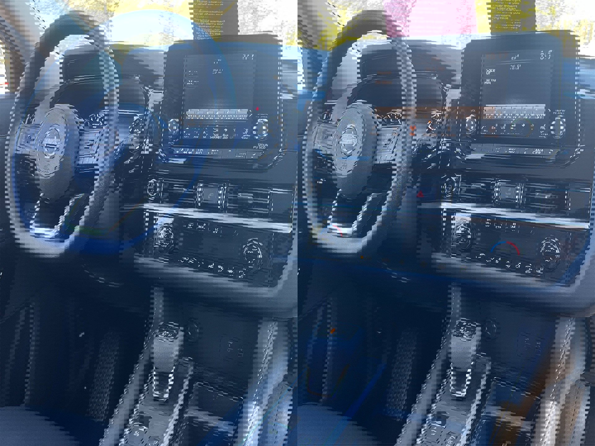 Certified 2022 Nissan Pathfinder S image 3