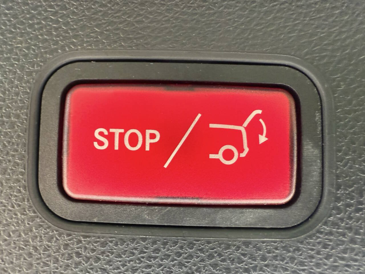 Used 2015 Mercedes-Benz GLK 350 4MATIC image 36