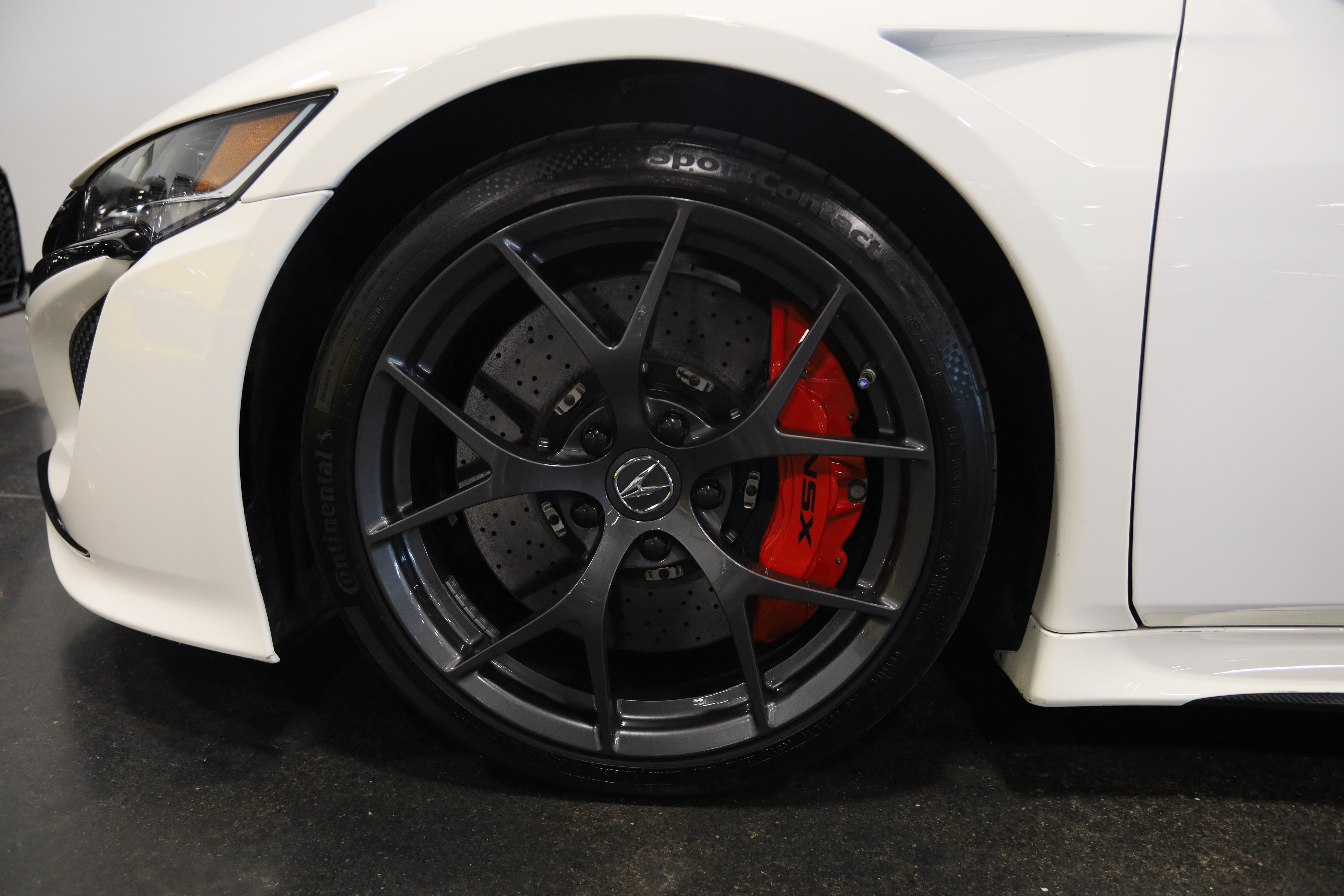 Used 2017 Acura NSX AWD/4WD image 14