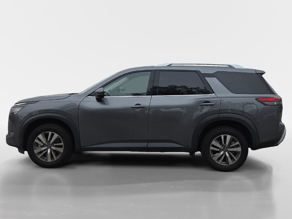 Used 2025 Nissan Pathfinder SL AWD/4WD image 2