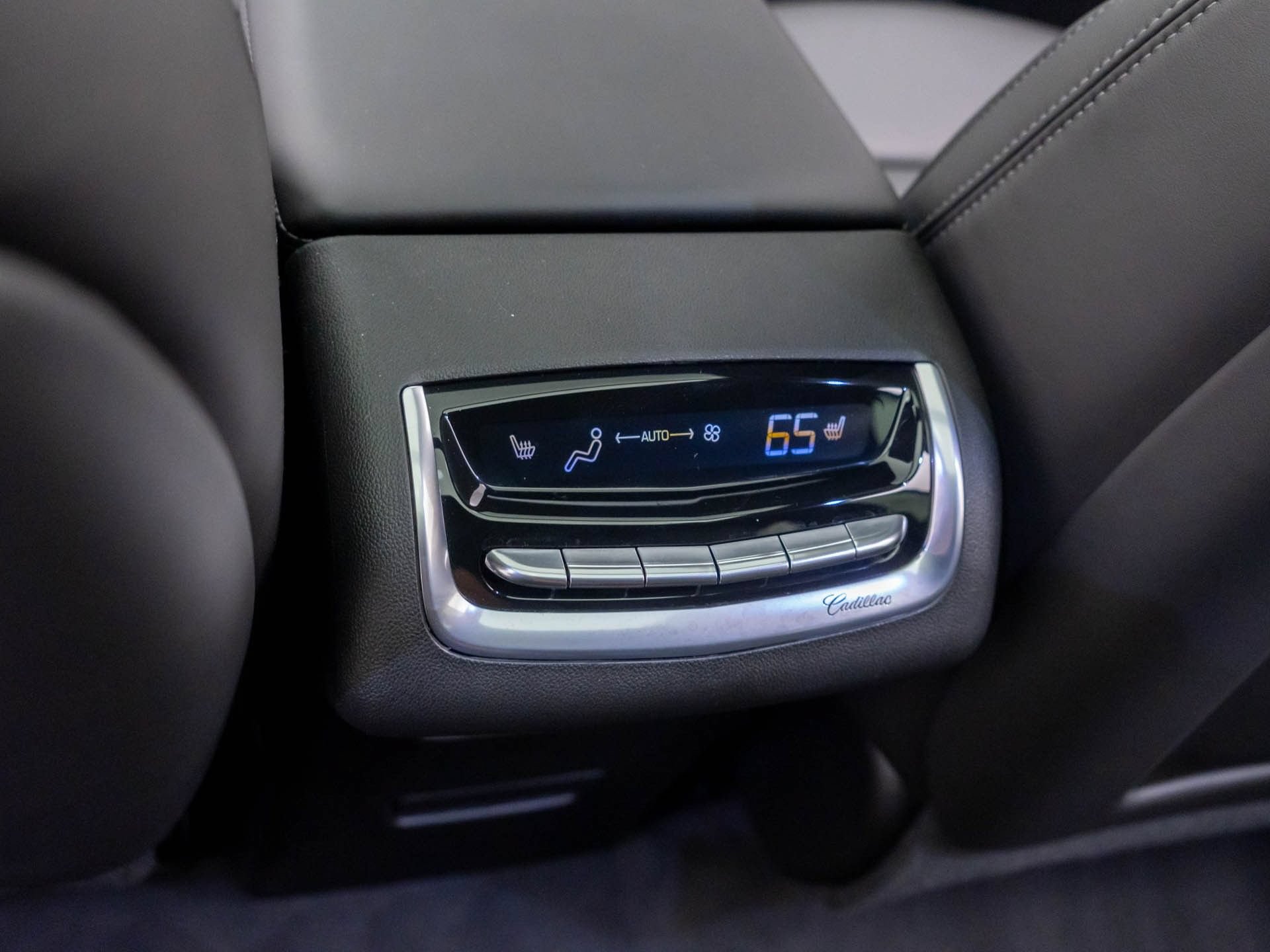 Certified 2025 Cadillac XT6 Premium Luxury w/ Platinum Package AWD/4WD image 24