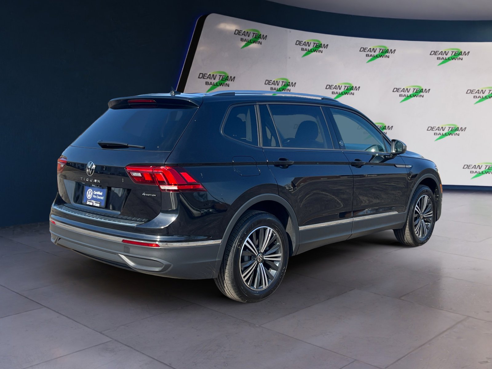 Certified 2024 Volkswagen Tiguan Wolfsburg Edition image 8