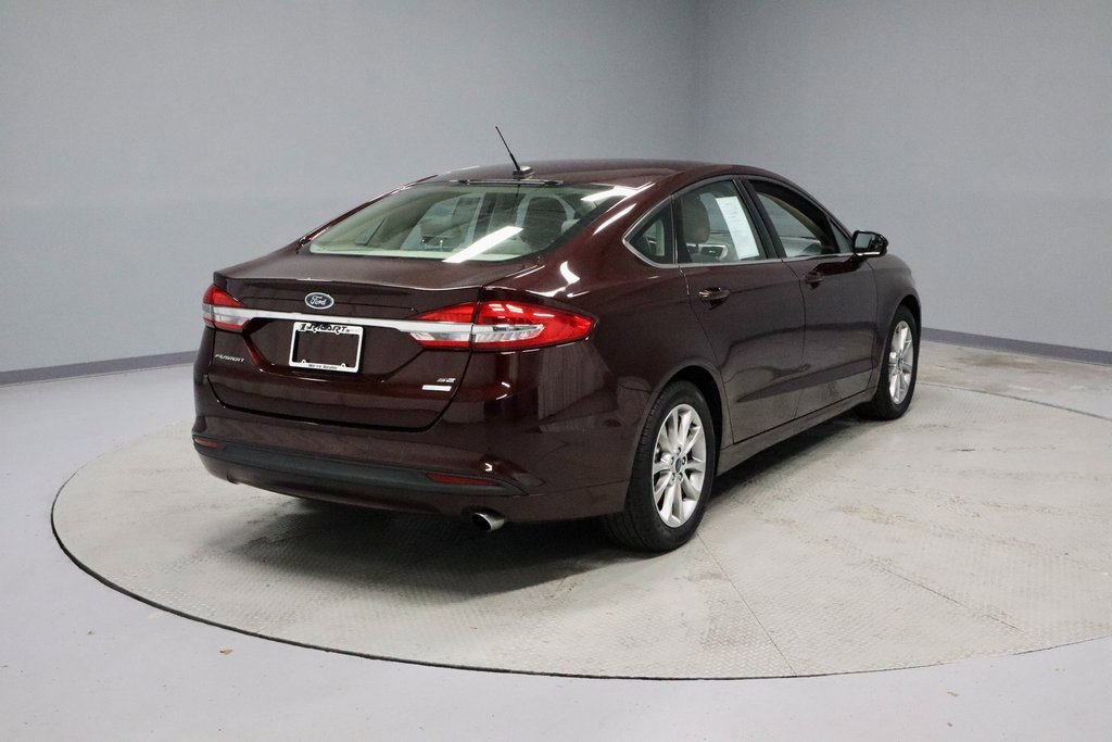 Certified 2017 Ford Fusion SE w/ Fusion SE Technology Package image 10