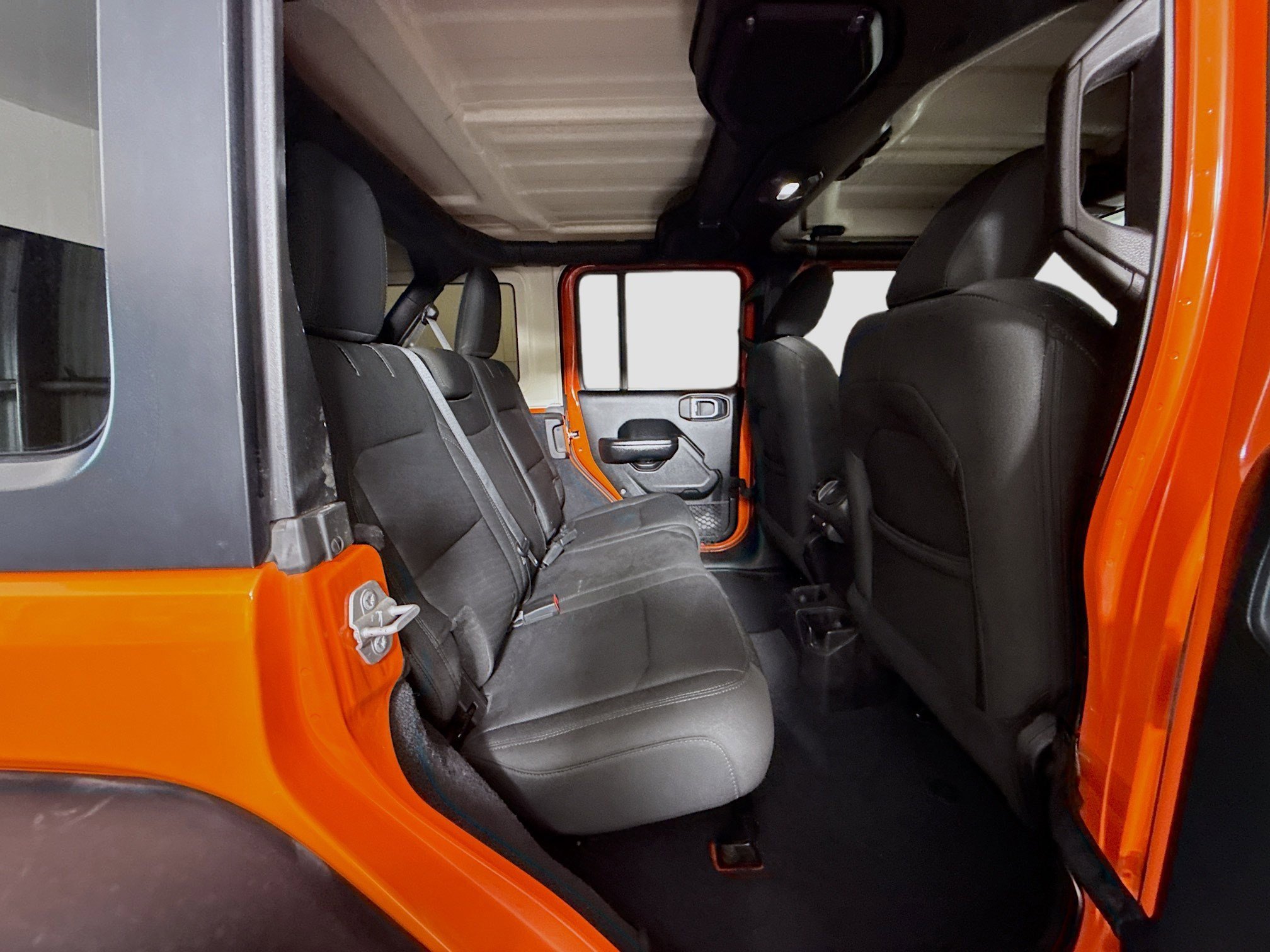 Used 2018 Jeep Wrangler Unlimited Sport S image 27