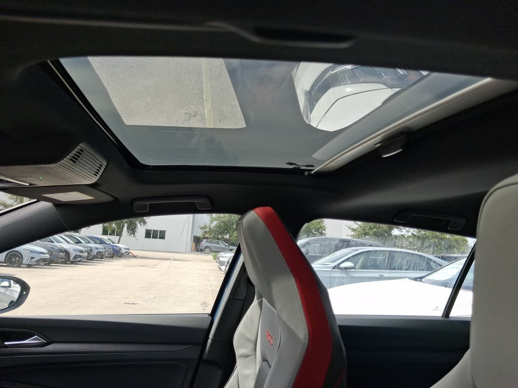 New 2026 Volkswagen GTI SE FWD image 10