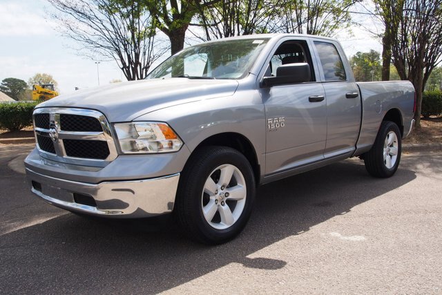 Used 2024 RAM 1500 Classic SLT AWD/4WD image 3