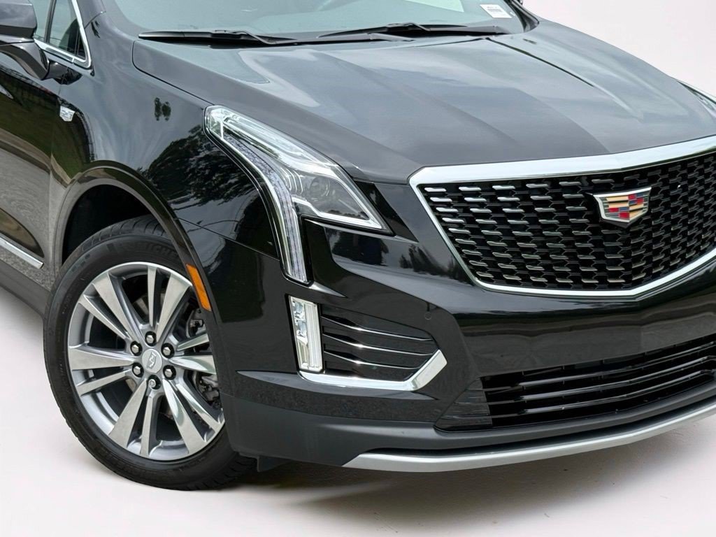 Certified 2025 Cadillac XT5 Premium Luxury w/ LPO, Floor Liner Package AWD/4WD image 6