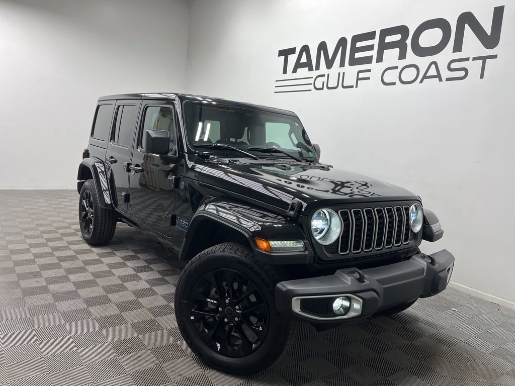Used 2025 Jeep Wrangler Unlimited Sahara w/ Safety Group AWD/4WD image 1