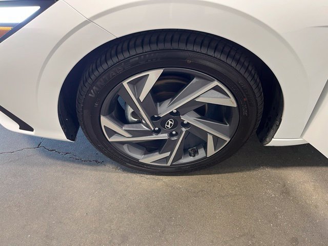 Used 2024 Hyundai Elantra Limited FWD image 31