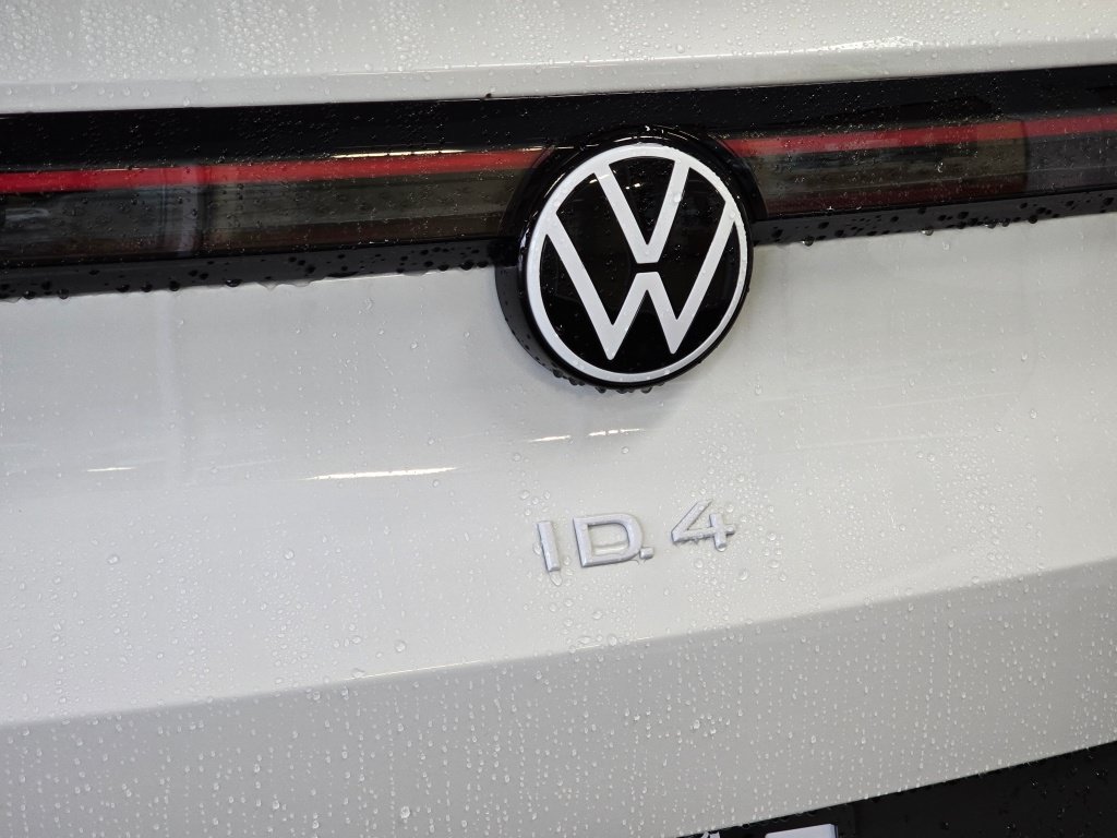 New 2026 Volkswagen ID.4 Pro AWD/4WD image 14