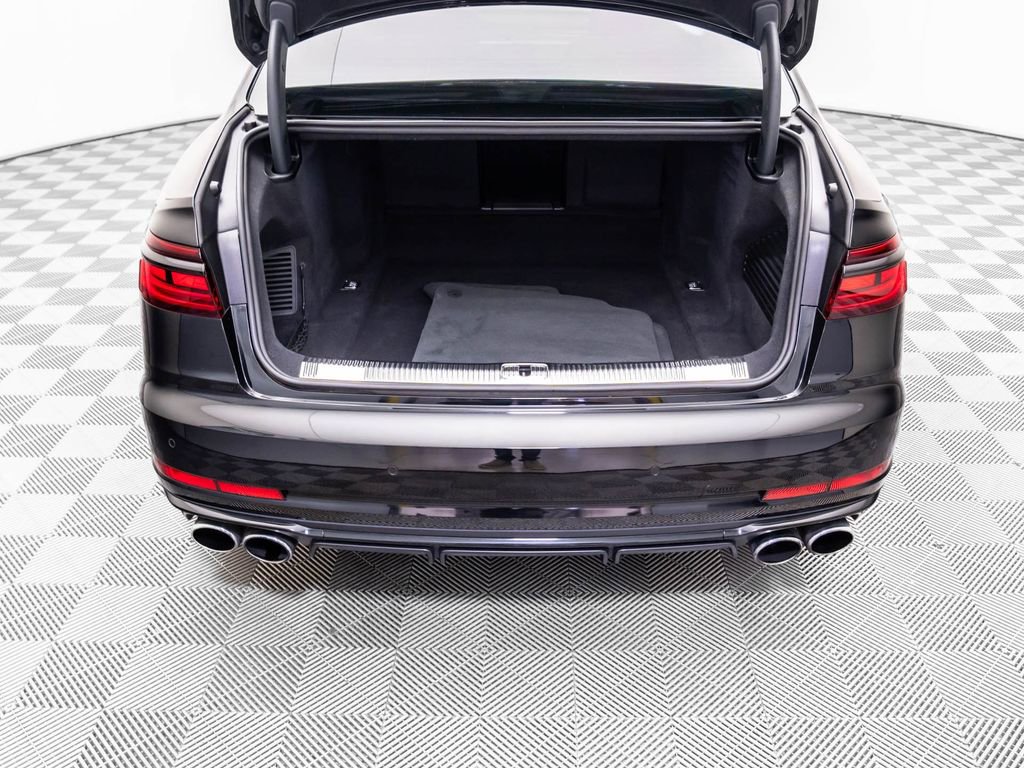 Used 2022 Audi S8 image 33