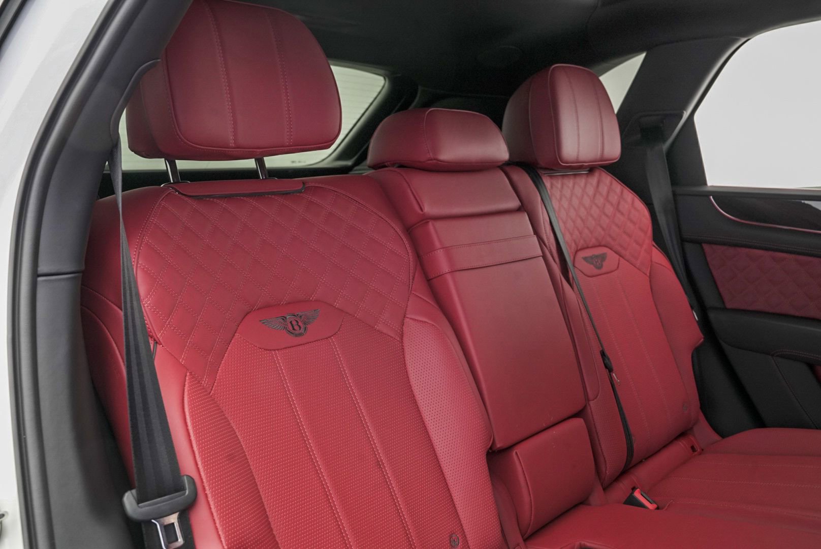 Used 2022 Bentley Bentayga image 41