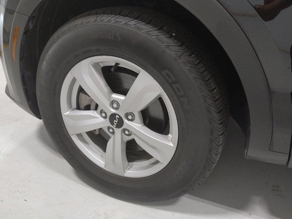 Used 2024 Kia Sorento LX FWD image 31