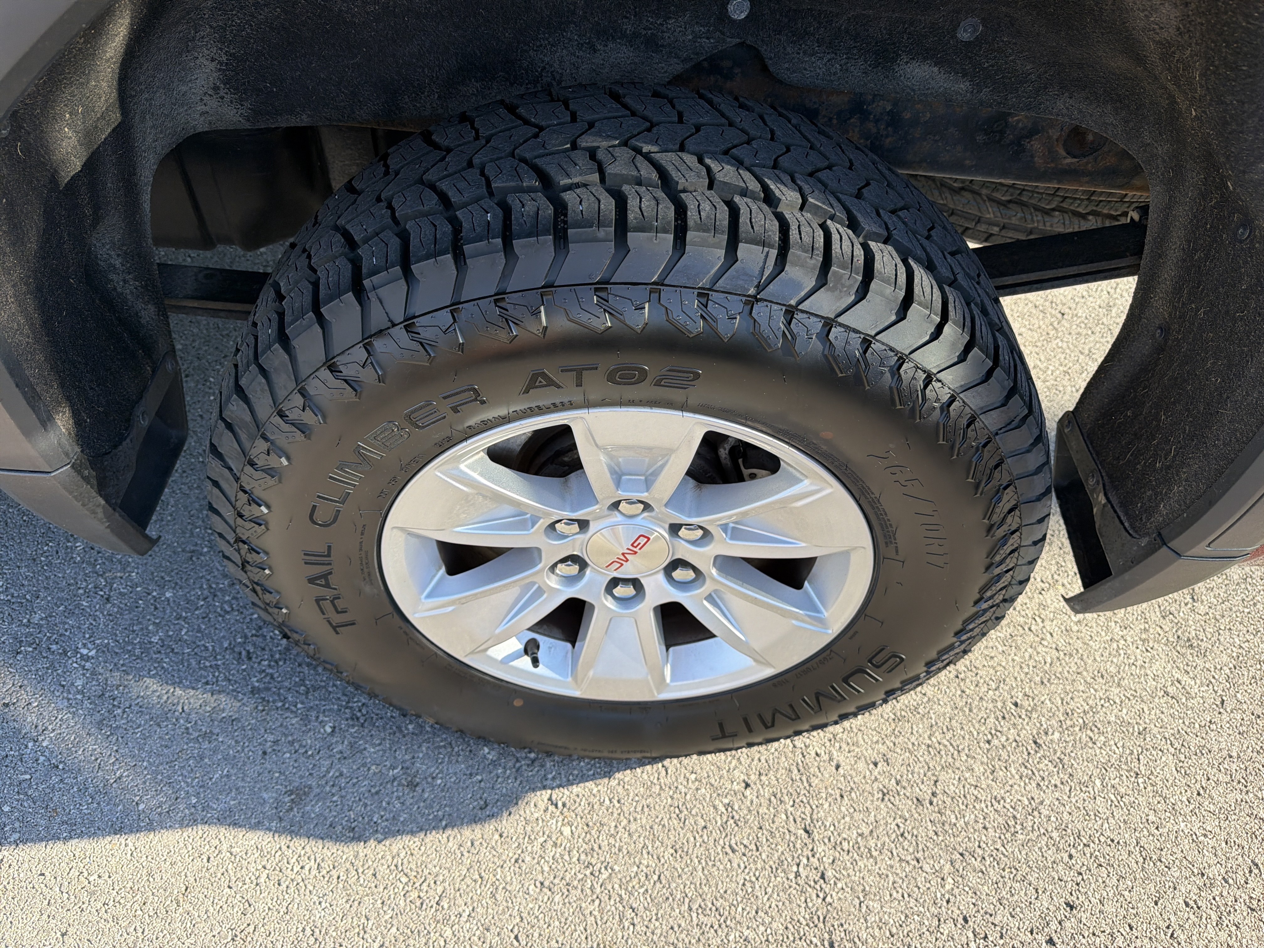 Used 2019 GMC Sierra 1500 SLE w/ SLE Value Package AWD/4WD image 12