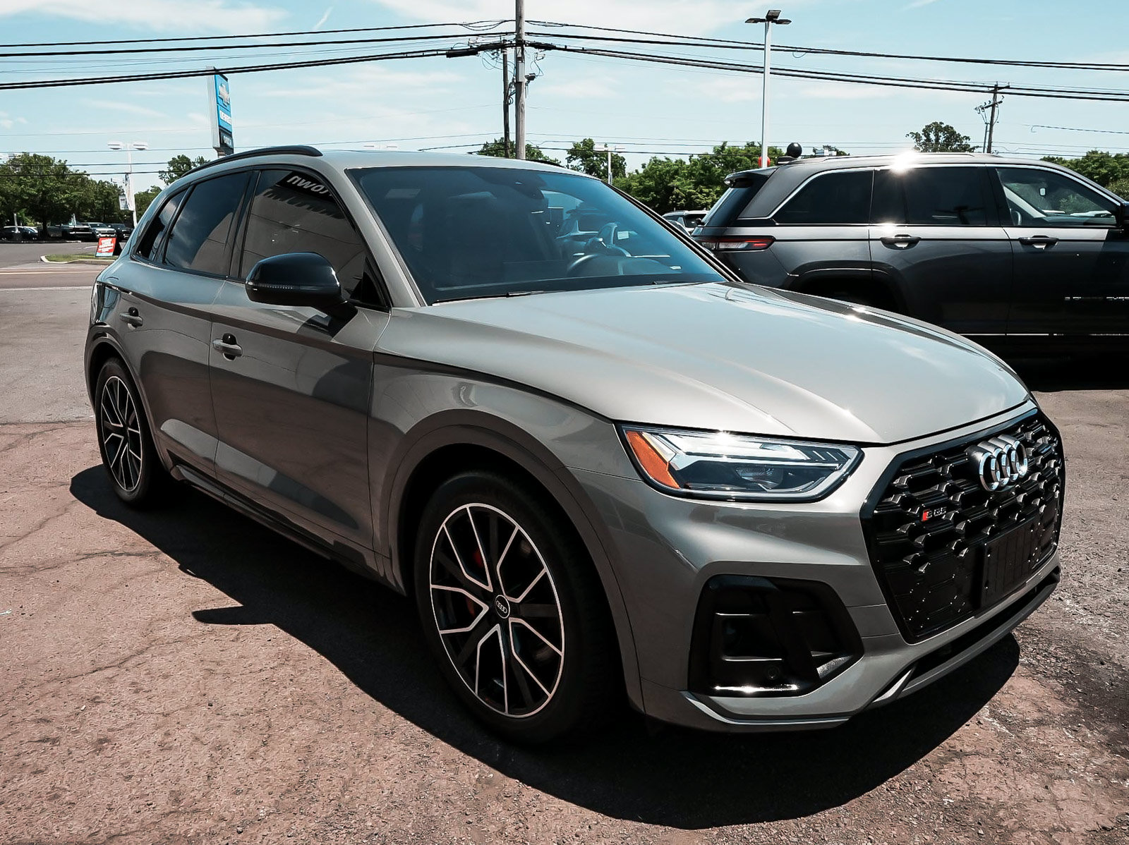 Used 2023 Audi SQ5 Premium Plus w/ Premium Plus Package AWD/4WD image 3