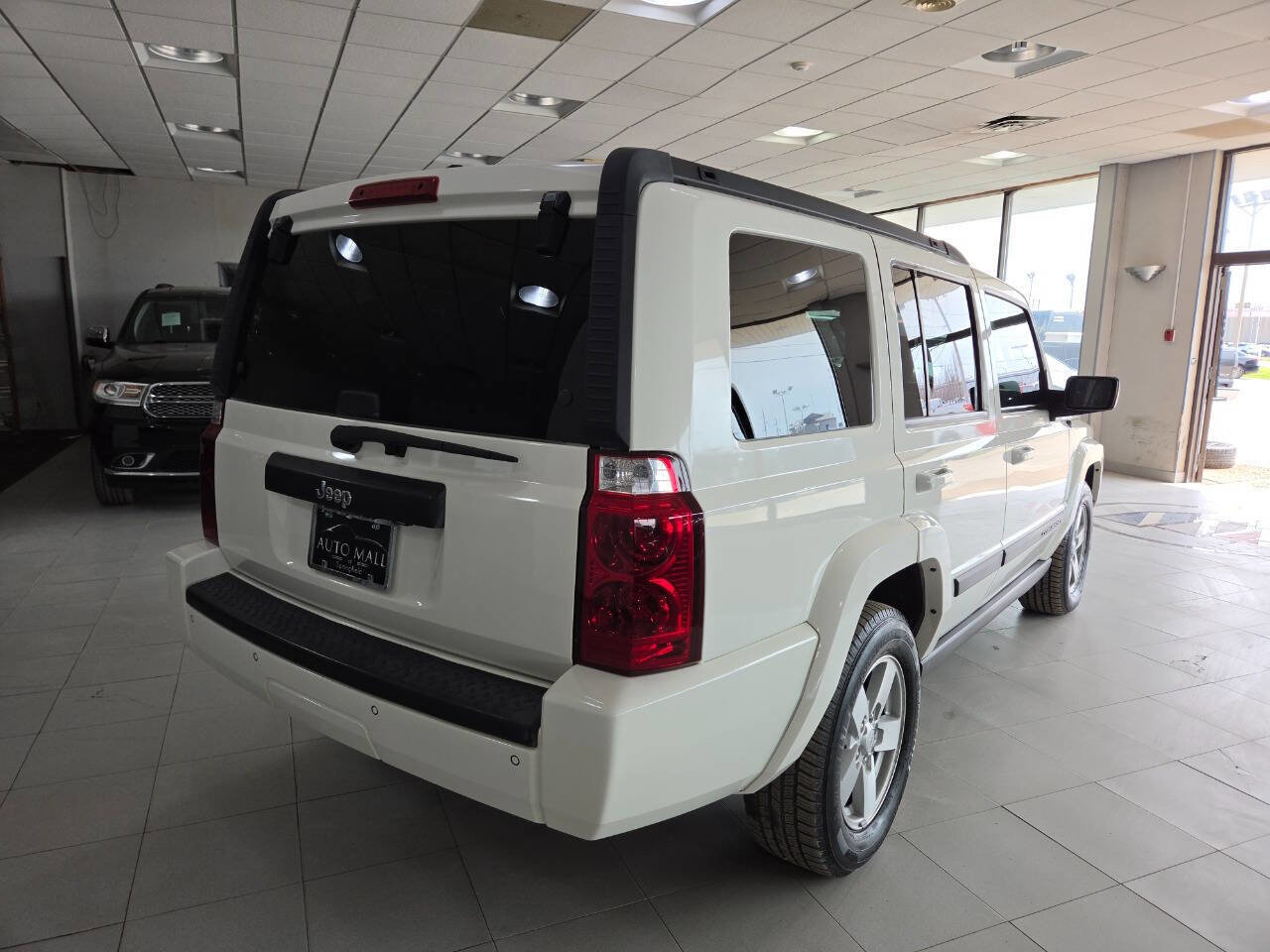 Used 2007 Jeep Commander Sport image 7