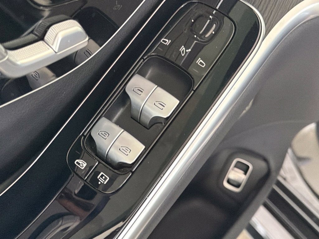 Used 2023 Mercedes-Benz S 500 4MATIC w/ AMG Line image 45