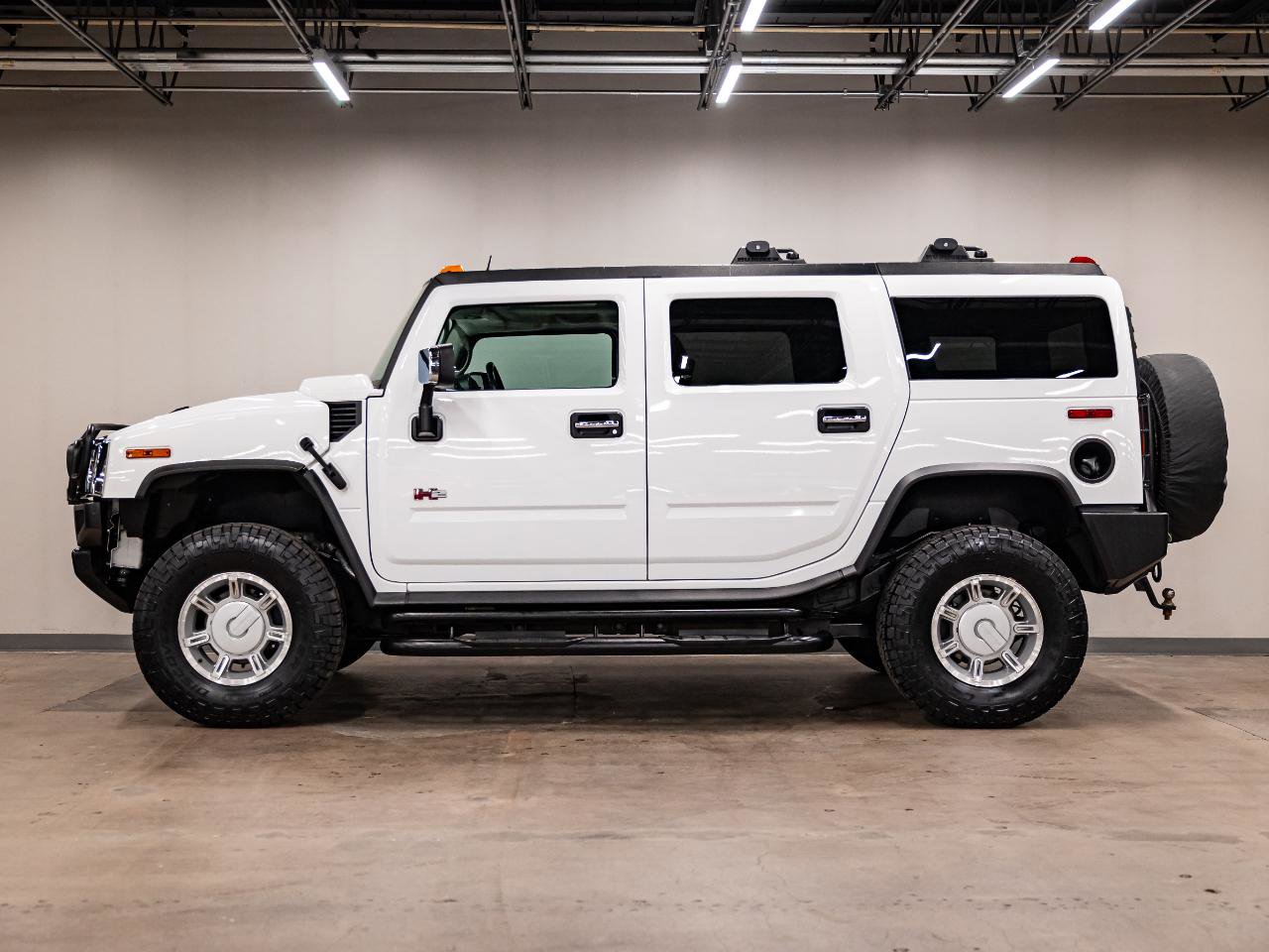 Used 2003 HUMMER H2 w/ Preferred Equipment Group image 2