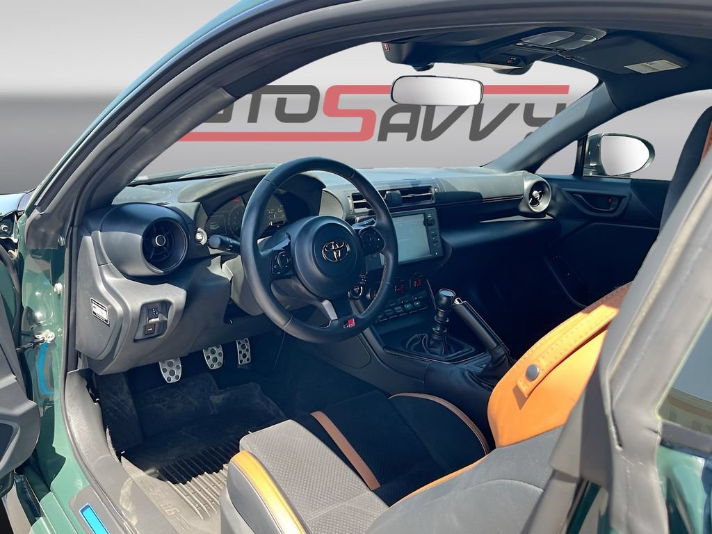 Used 2025 Toyota GR86 Hakone Edition RWD image 9