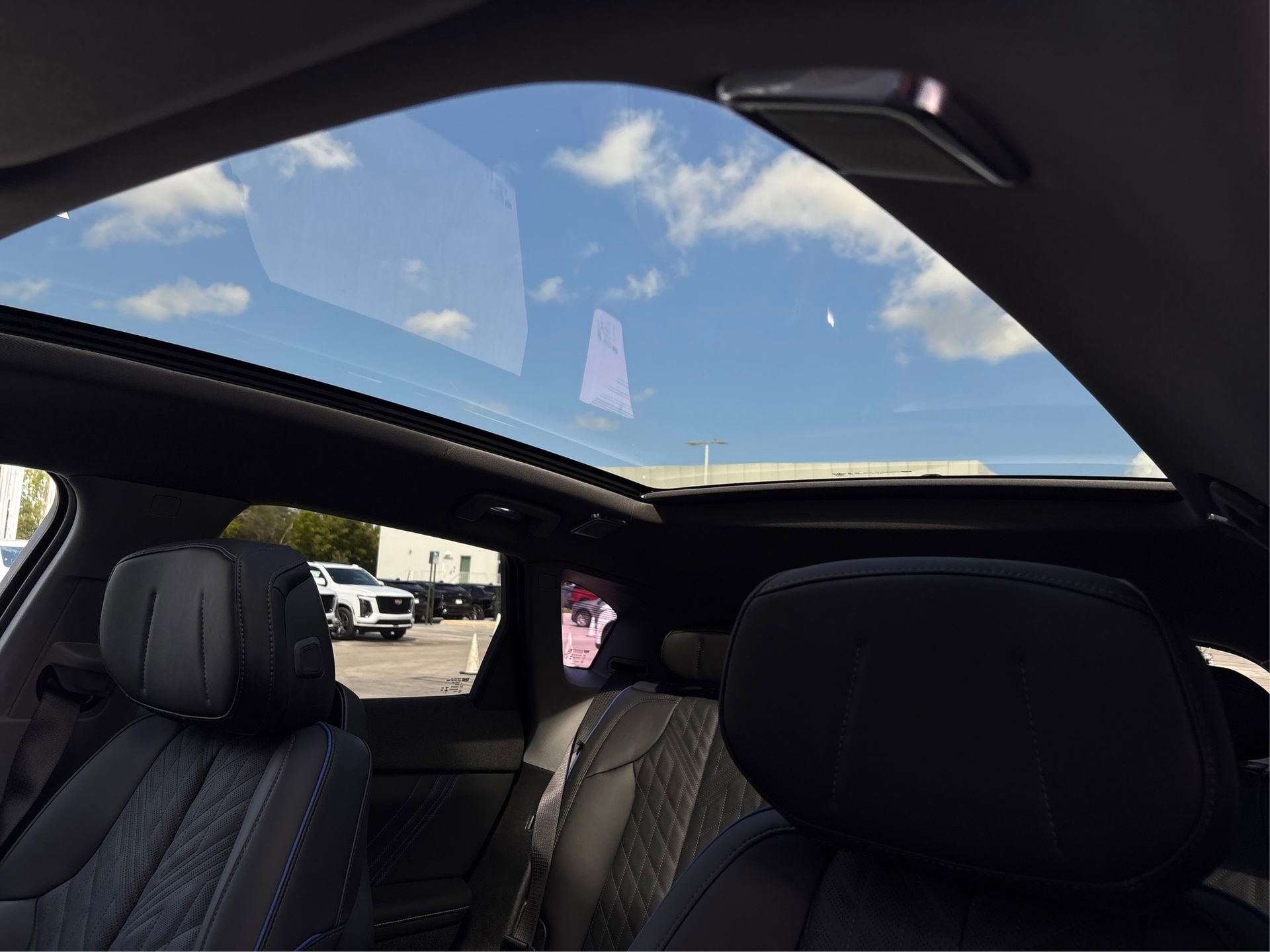 New 2026 Cadillac Optiq V image 31