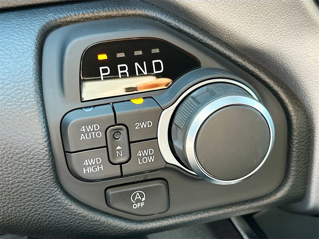 New 2026 RAM 1500 4x4 Crew Cab image 17
