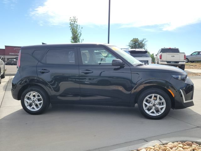 Certified 2025 Kia Soul LX w/ LX Technology Package FWD image 6