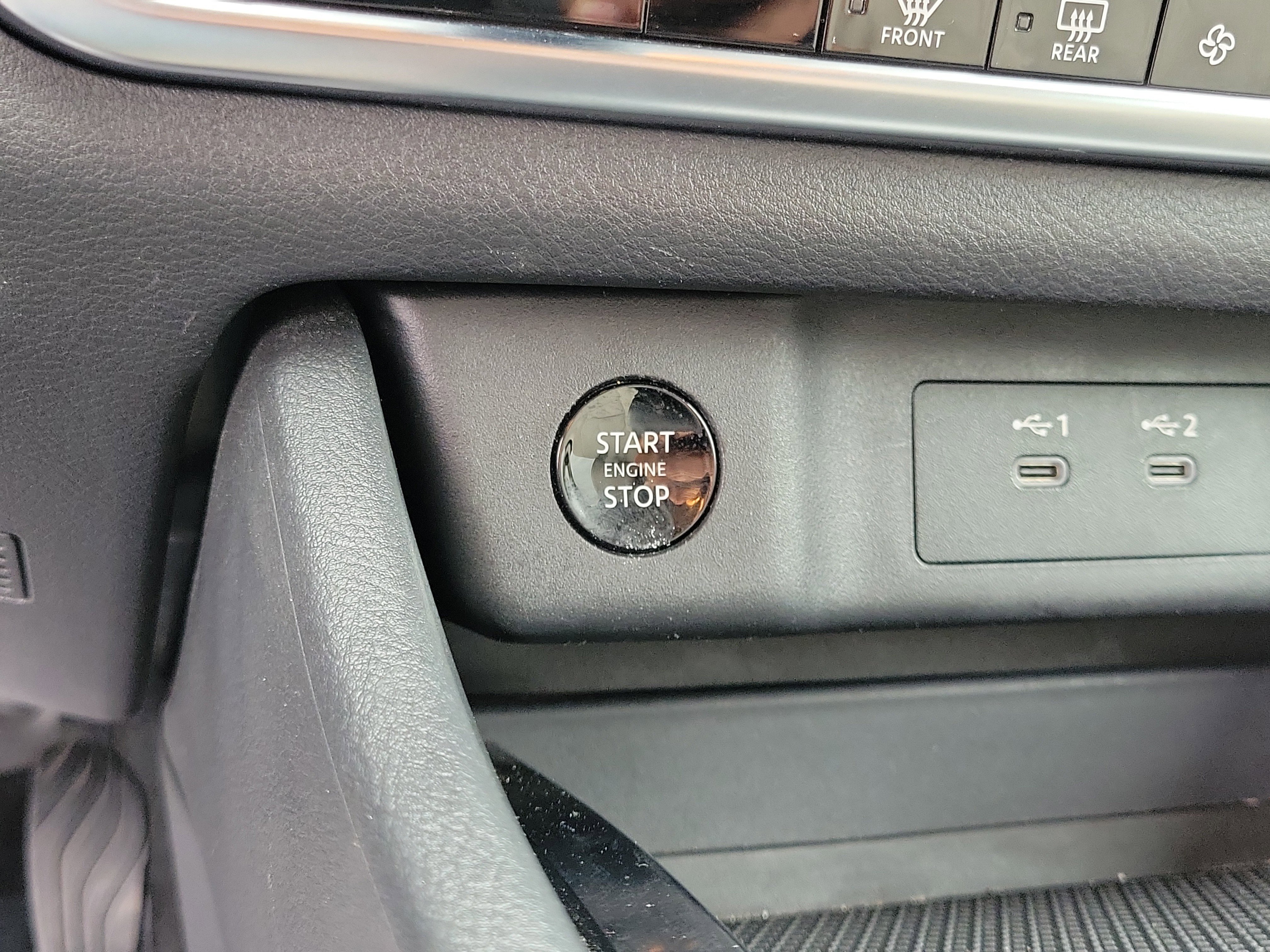 Used 2025 Nissan Rogue SV FWD image 28
