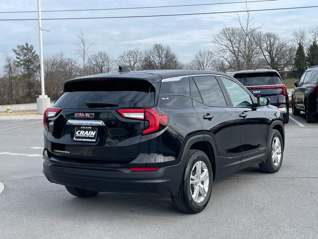 Used 2024 GMC Terrain SLE FWD image 7