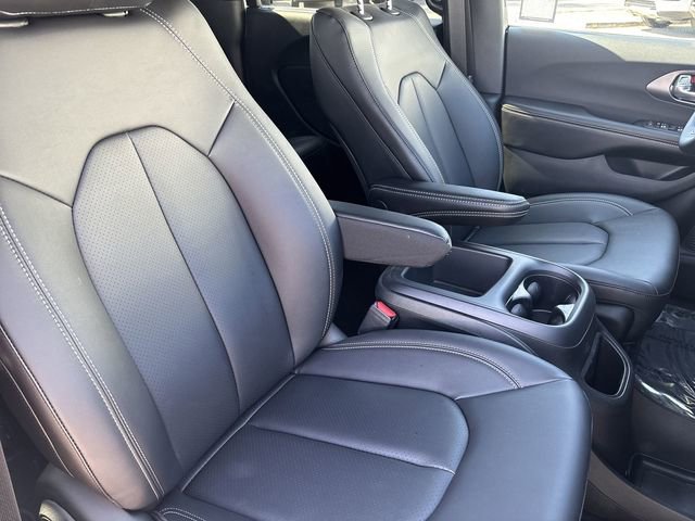 New 2026 Chrysler Pacifica Select FWD image 11