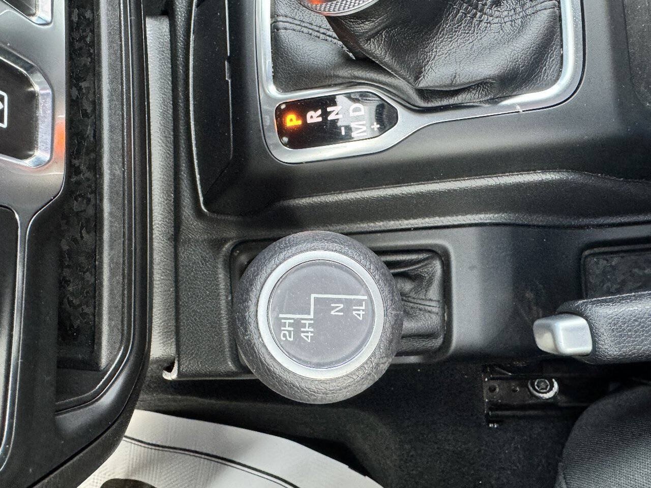 Used 2023 Jeep Wrangler Sport AWD/4WD image 16