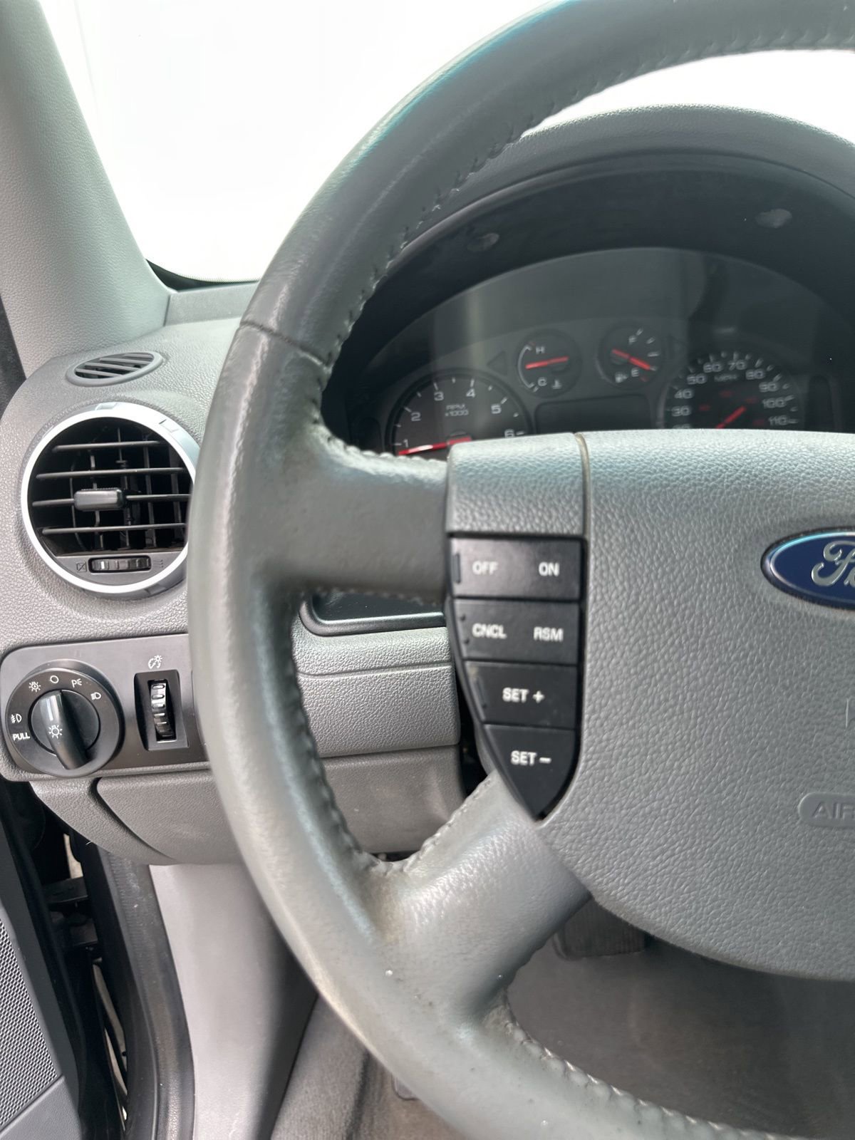 Used 2007 Ford Freestyle SEL image 19