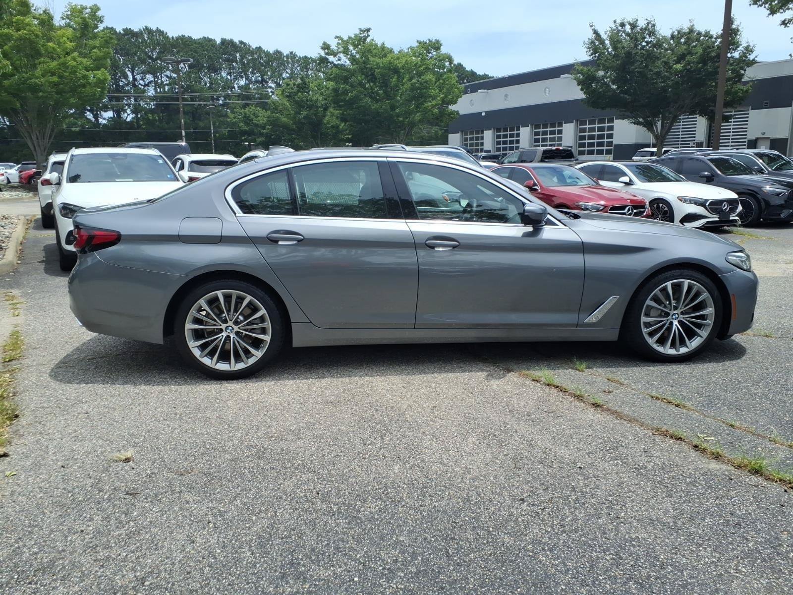 Used 2023 BMW 530i w/ Executive Package RWD image 5