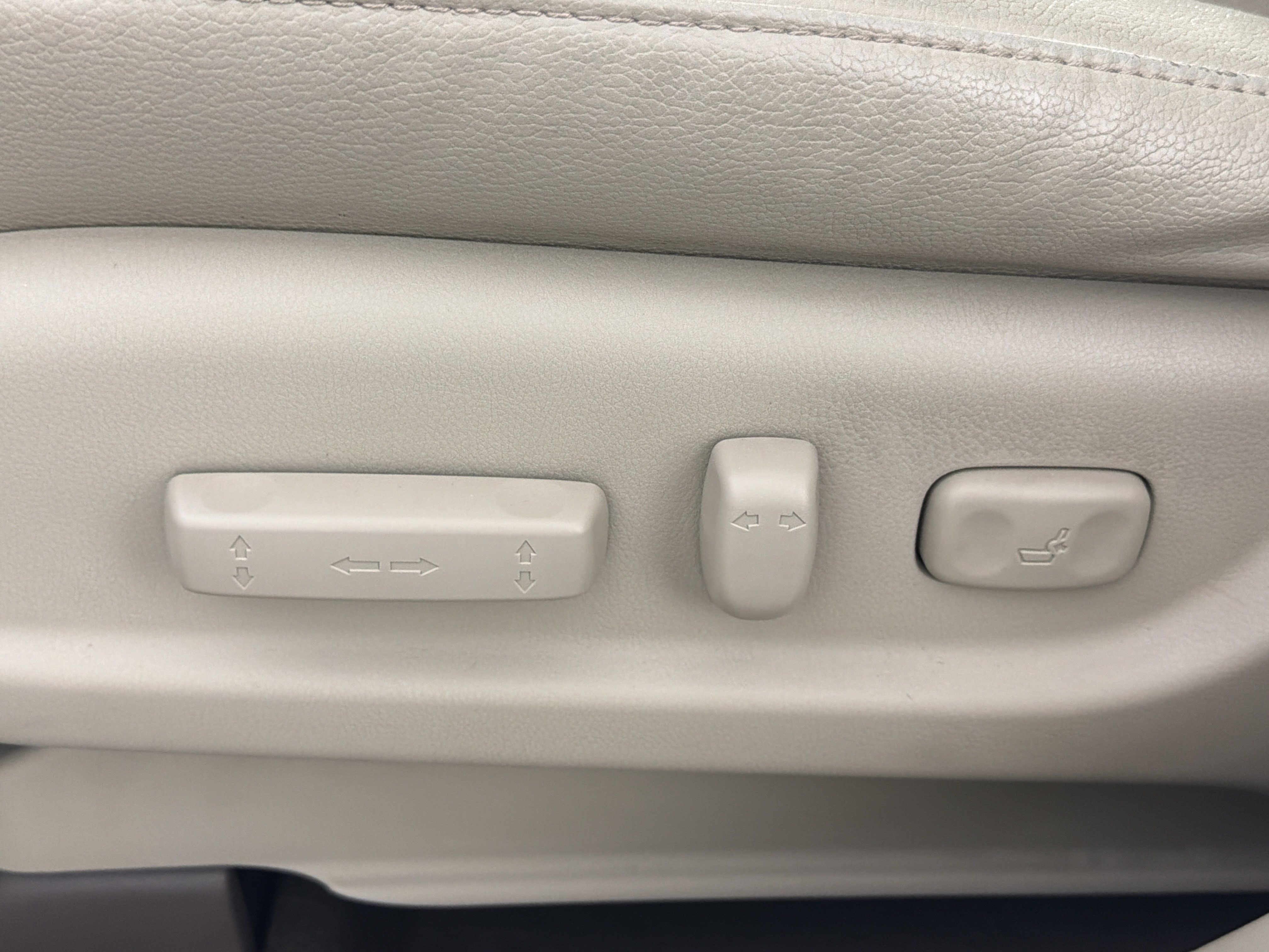 Used 2017 Acura RDX AWD w/ Advance Package image 19