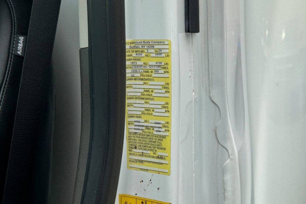 Used 2023 Ford E-Transit RWD image 24