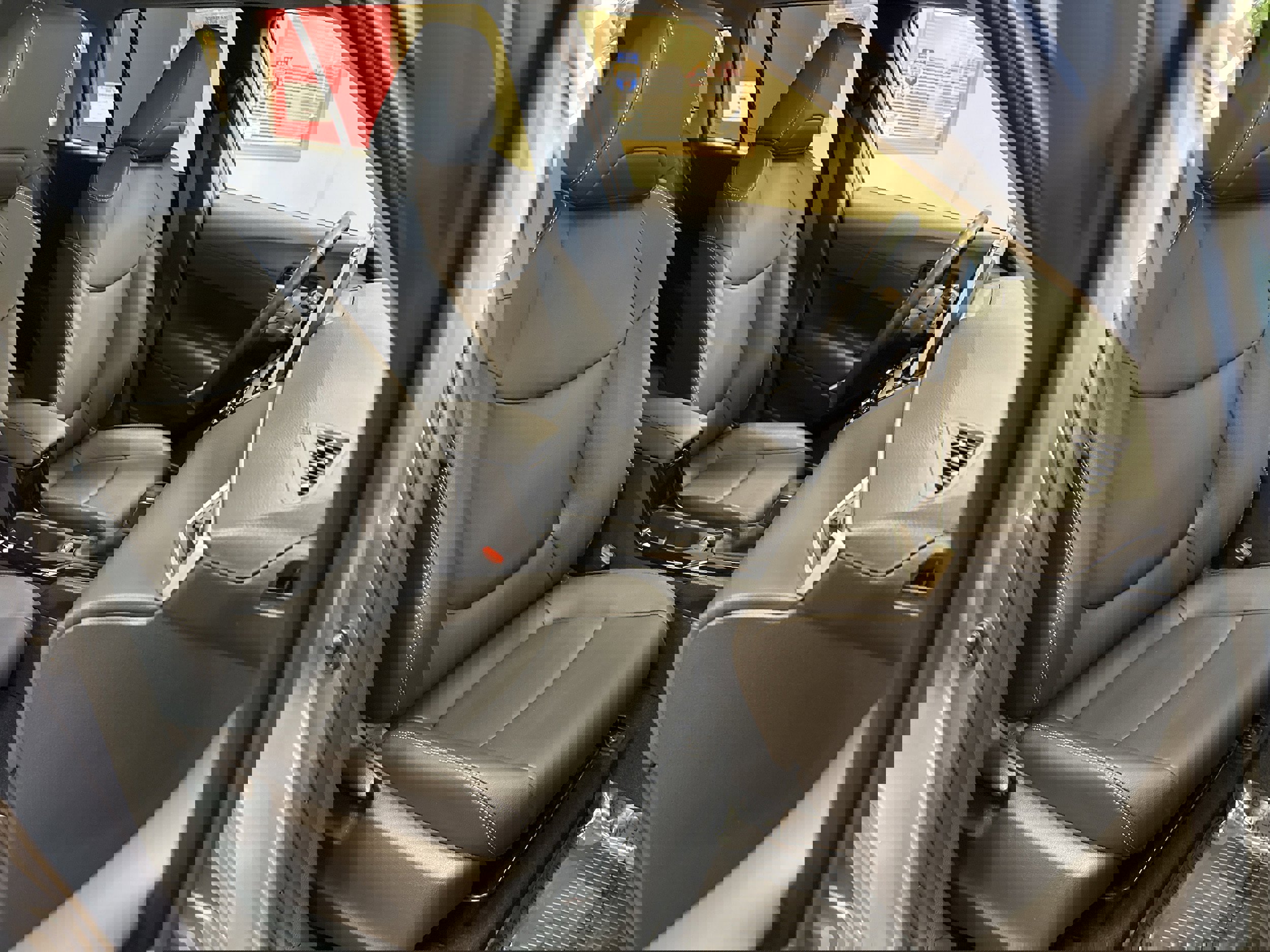 Used 2023 Toyota Corolla Cross XLE w/ Convenience Package image 18