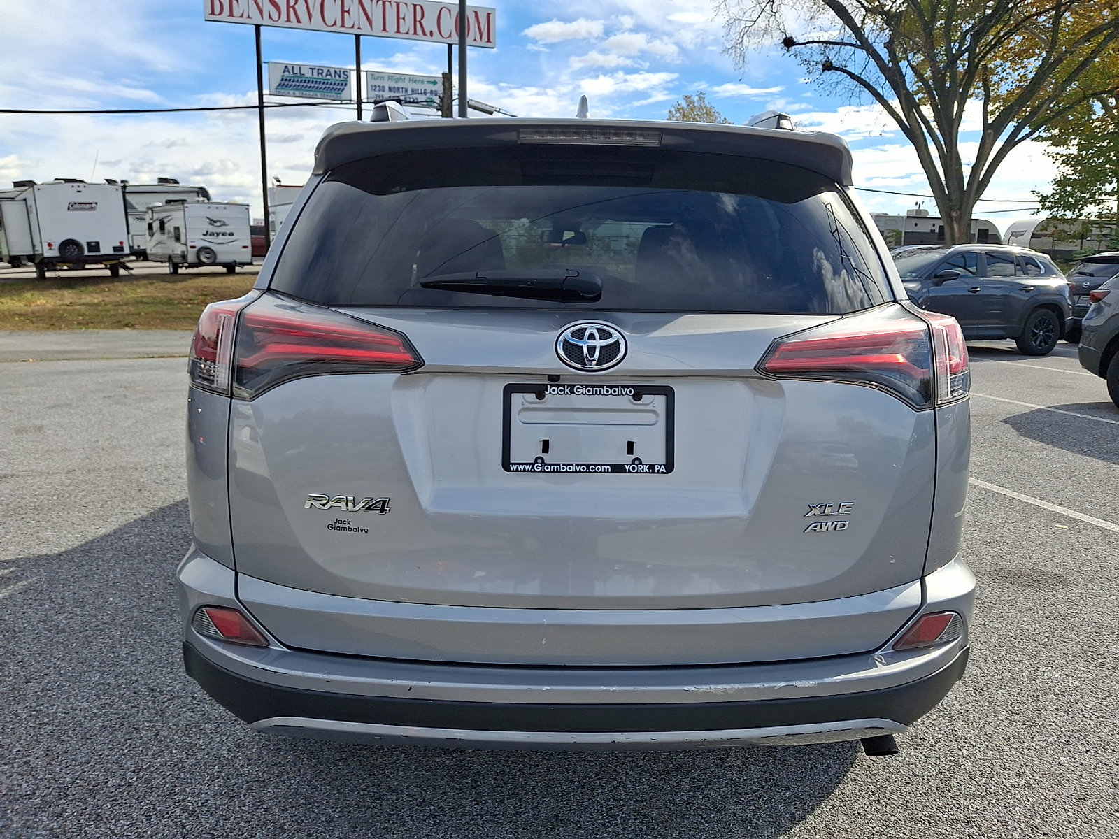 Used 2018 Toyota RAV4 XLE image 6