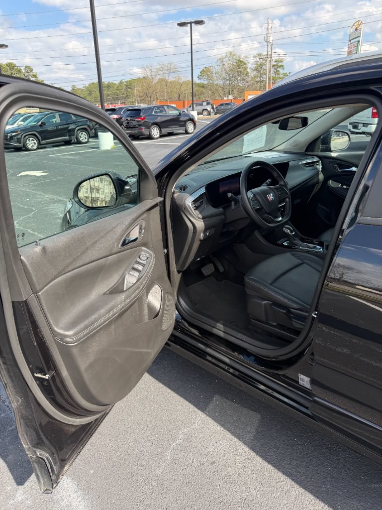 Used 2024 Buick Encore GX Sport Touring FWD image 13