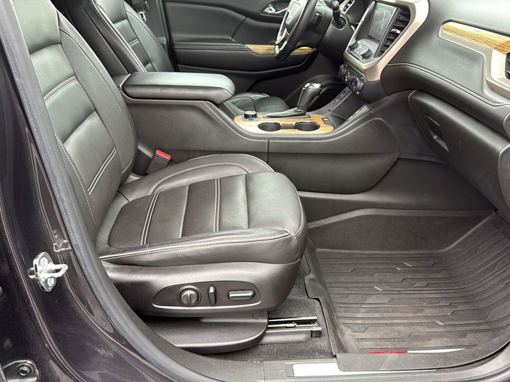 Used 2017 GMC Acadia Denali w/ Technology Package FWD image 31