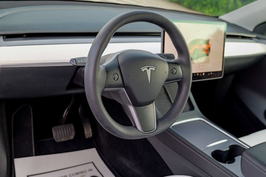 Used 2023 Tesla Model Y Long Range AWD/4WD image 20