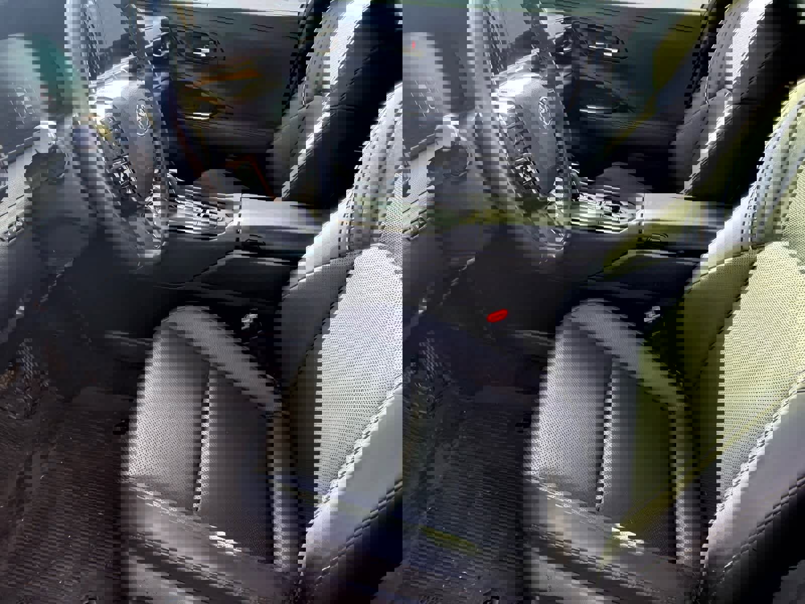 Used 2023 Toyota Crown Limited image 7